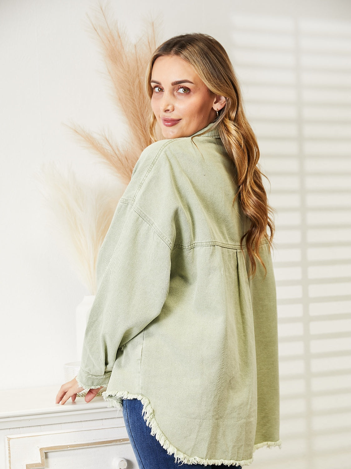 WW | Zerrissene Rohsaum-Denimjacke