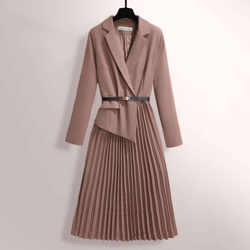 Kleid mit Faltenrock und zeitlosem Design