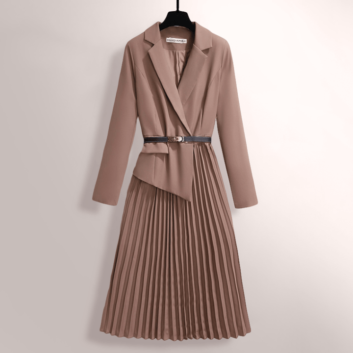 Kleid mit Faltenrock und zeitlosem Design
