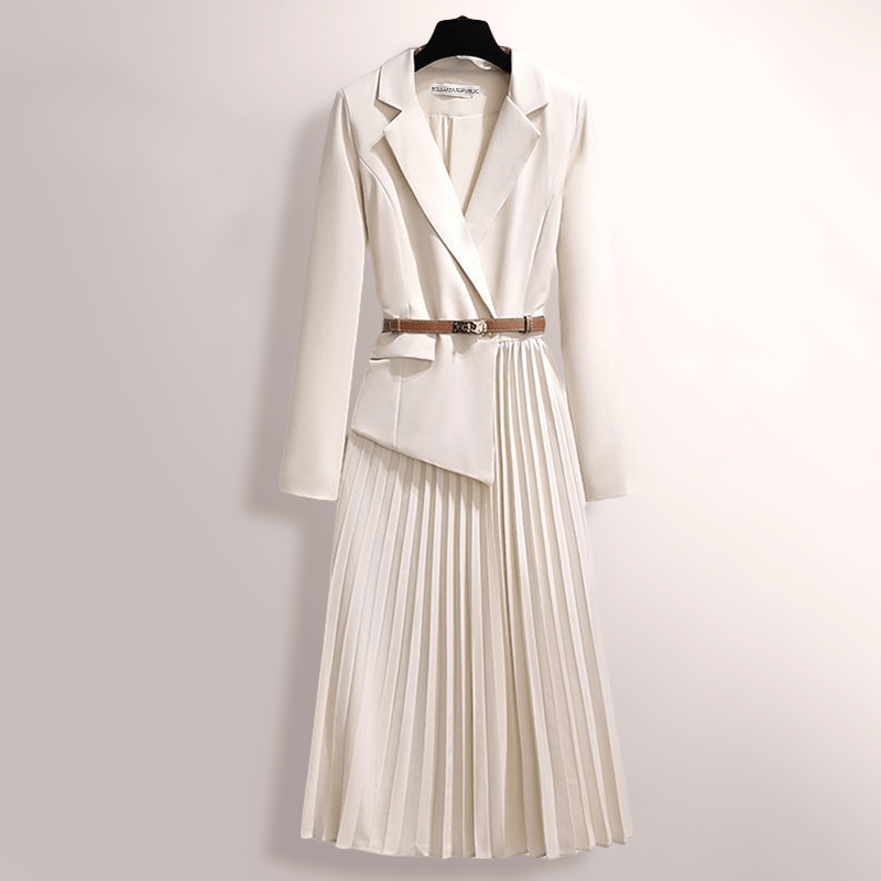 Kleid mit Faltenrock und zeitlosem Design