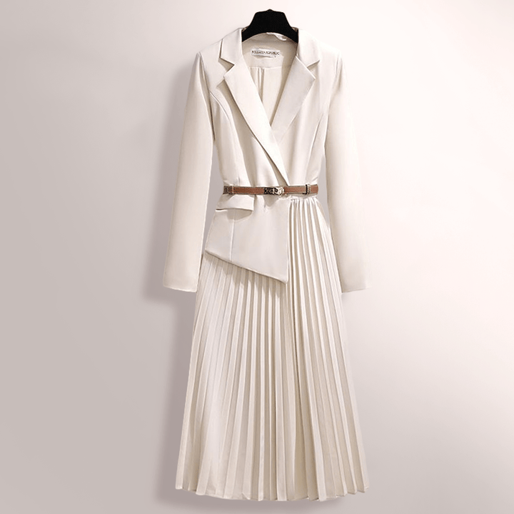 Kleid mit Faltenrock und zeitlosem Design