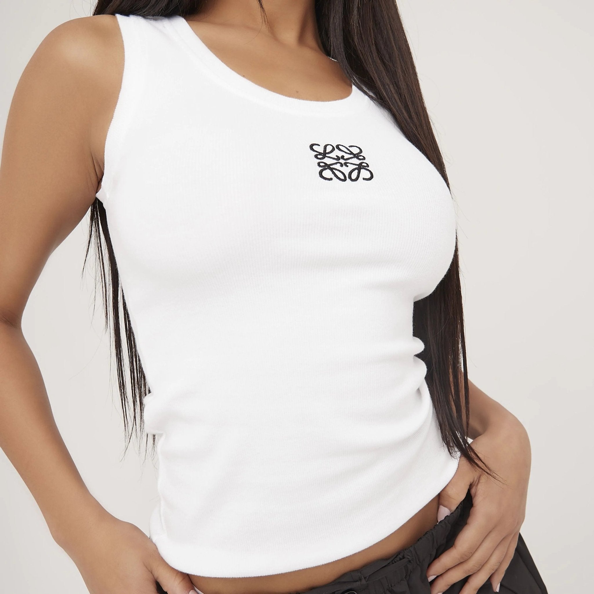 WW | Geripptes Tanktop mit zarter Stickerei
