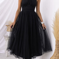 Feminines Sommerkleid mit fließendem Rock & eleganter Silhouette