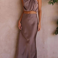 WW | Solch Eine Stimmung Hochgeschlossene Satin Drapiert Maxirock Set
