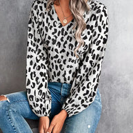 WW | Bluse mit V-Ausschnitt und Leopardenmuster