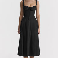 WW geschnittenes Trägerkleid für Damen mit französischem Flair und verführerischem Hüftschlitz
