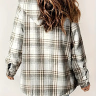 Warme Jacke mit Kapuze und Reißverschluss