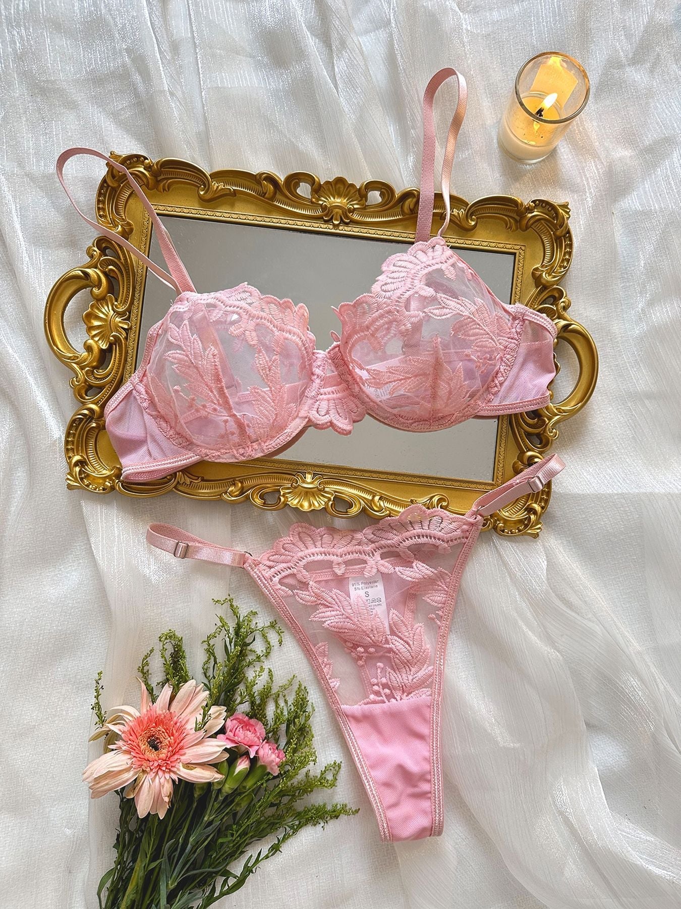 WW Spitzen-Dessous-Set mit Stickerei