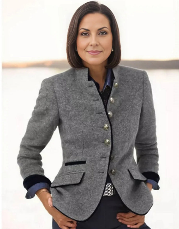 W&W Mode | Mehrknopf Damenjacke Aus Wolle Mit Farbkombination