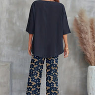 WW | Solid T-Shirt mit Breiten Beinen und Rundem Halsauschnitt mit Blumenmotiv