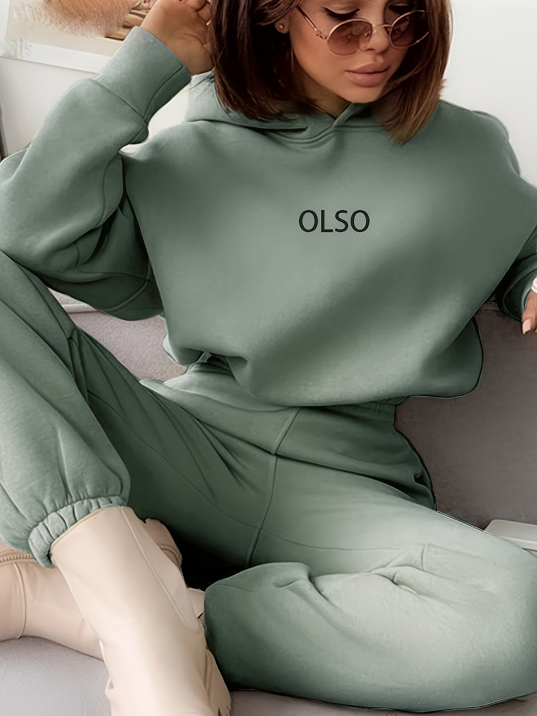 W&W Mode | Oslo Damen Set – Zweiteiliges Set aus Kapuzenpullover und Sweatpants für lässigen Stil und maximalen Komfort.