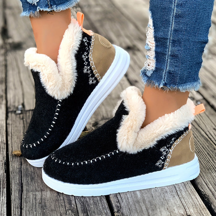 W&W Mode | Gemütliche Winterhausschuhe für Damen: Fleecefutter, PU-Sohle und weiche Stoffkonstruktion