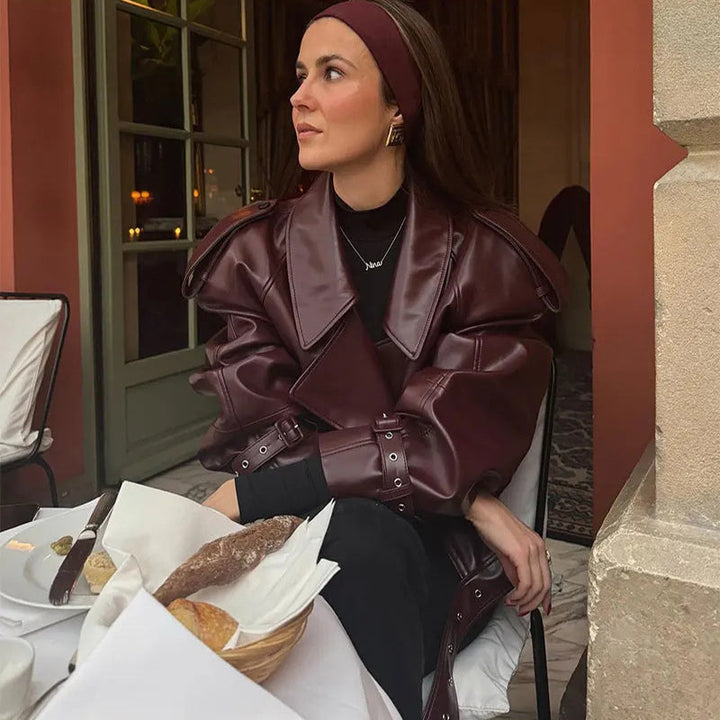 W&W Mode | Kurzjacke Aus Luxuriösem Bordeaux Glänzendem Leder
