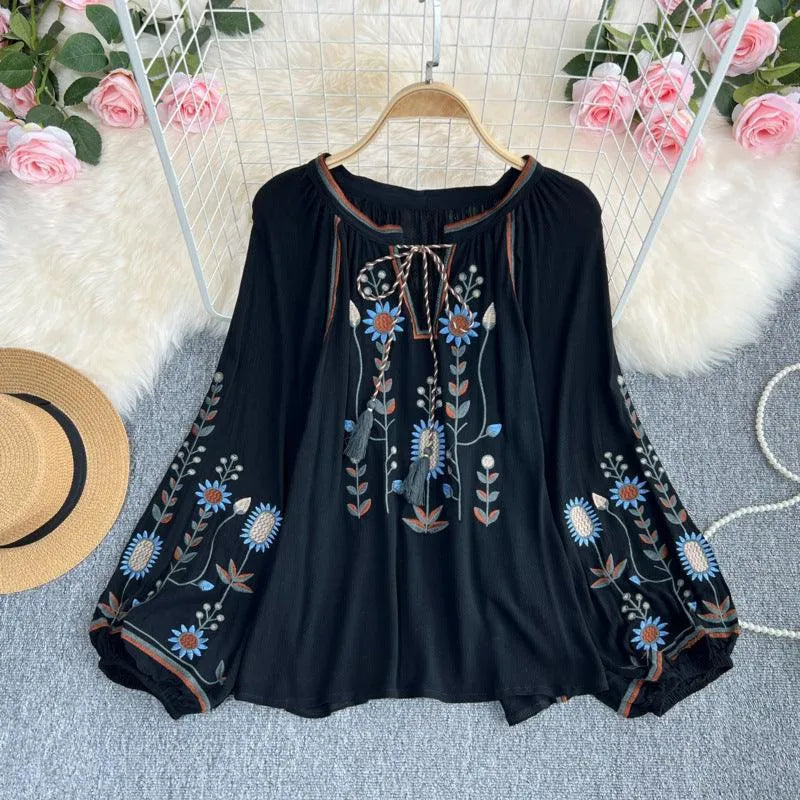 WW | Damen Rundhalsbluse mit Stickerei