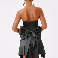 WW | Ärmelloses Minikleid mit Schleifendetail