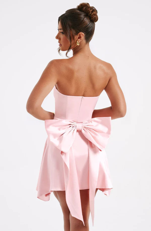 WW | Ärmelloses Minikleid mit Schleifendetail