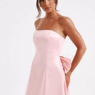WW | Ärmeloses Minikleid mit Schleifendetail