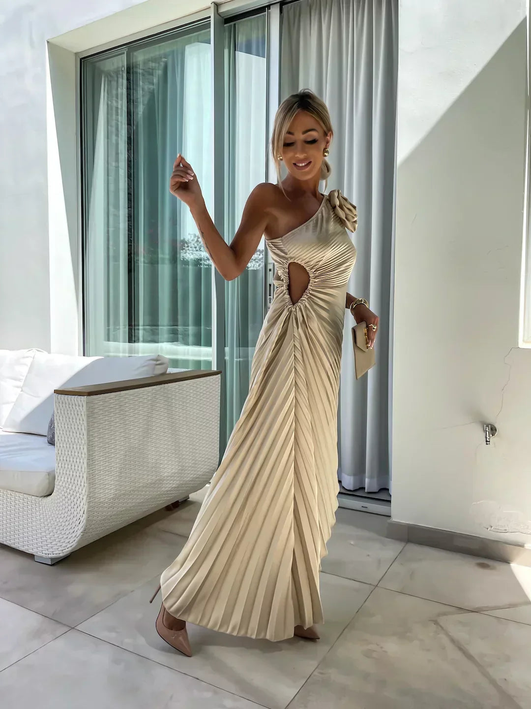 W&W Mode | Ein Schulter Kleid Faltenrock Blumenverzierung Abendliche Eleganz