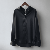 WW | Geknöpfte Satin-Seidenbluse