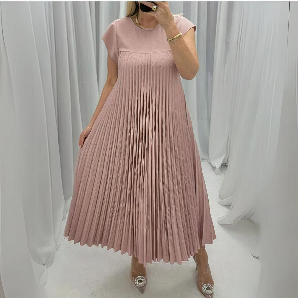 W&W Mode | Schicke Plissierte Sommerkleid Mit Einer Schmeichelhaften Passform