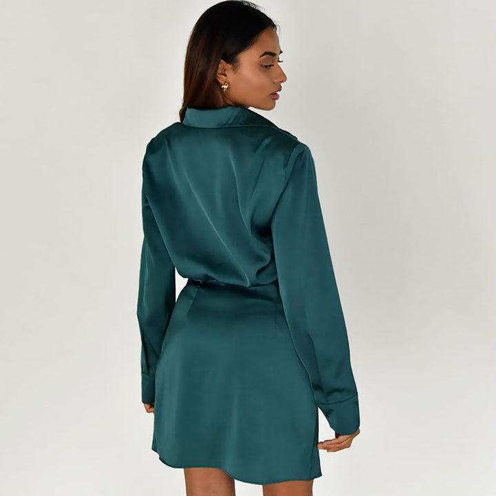 W&W Mode | Satin-Minikleid mit V-Ausschnitt und Raffung
