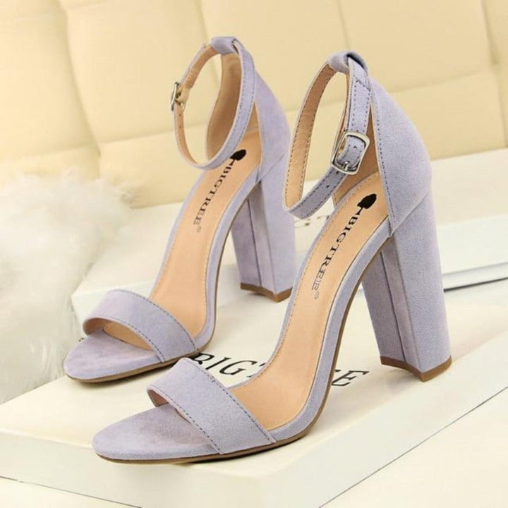W&W Mode | Hohe Blockabsatz Pumps Schnalle