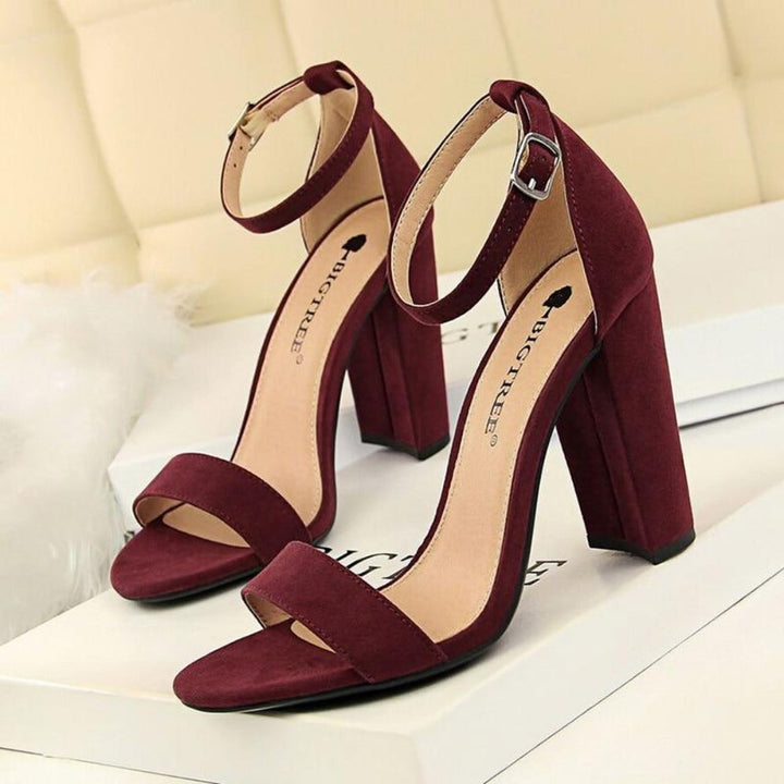 W&W Mode | Hohe Blockabsatz Pumps Schnalle