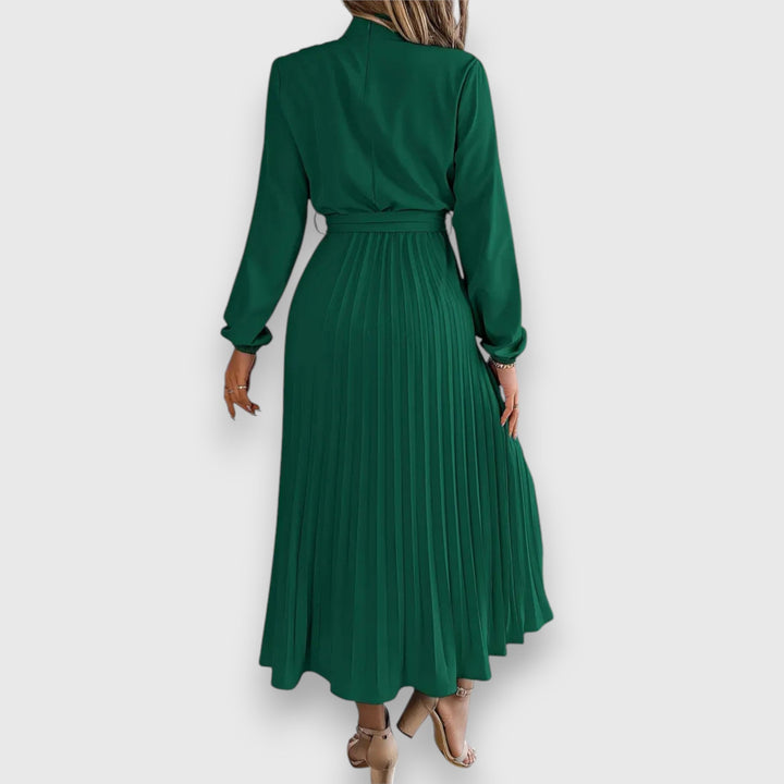 W&W Mode | Zeitlose Eleganz in Einem Midikleid