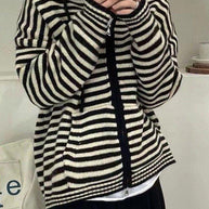 WW | Hooded Gestreifter Langarmstrickstrickjacke