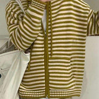 WW | Hooded Gestreifter Langarmstrickstrickjacke