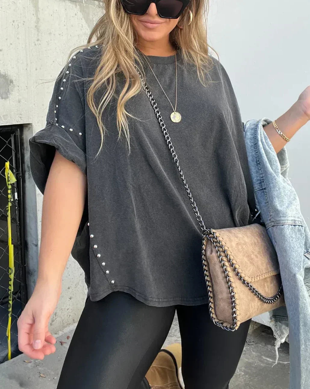 Oversized Shirt mit Nieten