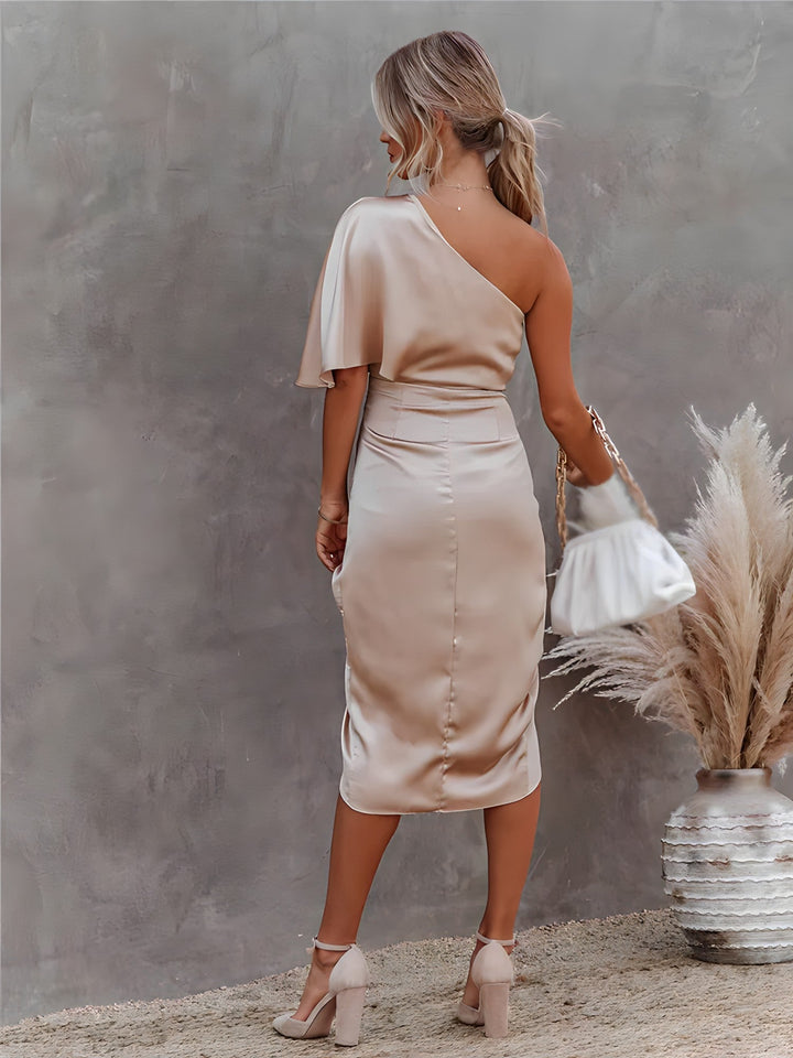 W&W Mode Party Dress | Elegantes Abendkleid mit einer Schulterpartie