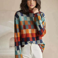 Gepunkteter Rollkragenpullover