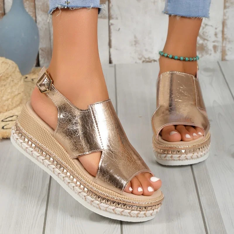 WW | Elegante Sandalen mit Keilabsatz und Fesselriemen für Einen Stilvollen Look