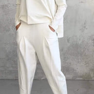 Zweiteiliger Freizeitanzug mit Rundhalsausschnitt und langen Ärmeln