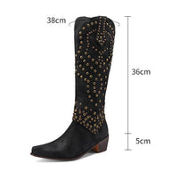 WW - Hohe Stiefel Mit Metallnieten Und Kobigem Absatz