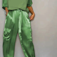WW | Jumpsuit aus glattem Satin mit halblangem Oberteil und Hose für Frauen