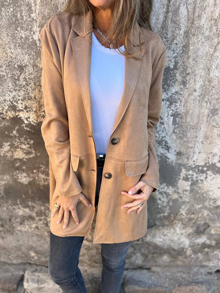 W&W Mode | Wildleder Blazer für Damen - taillierte camel-farbene Jacke mit Knöpfen und Taschen