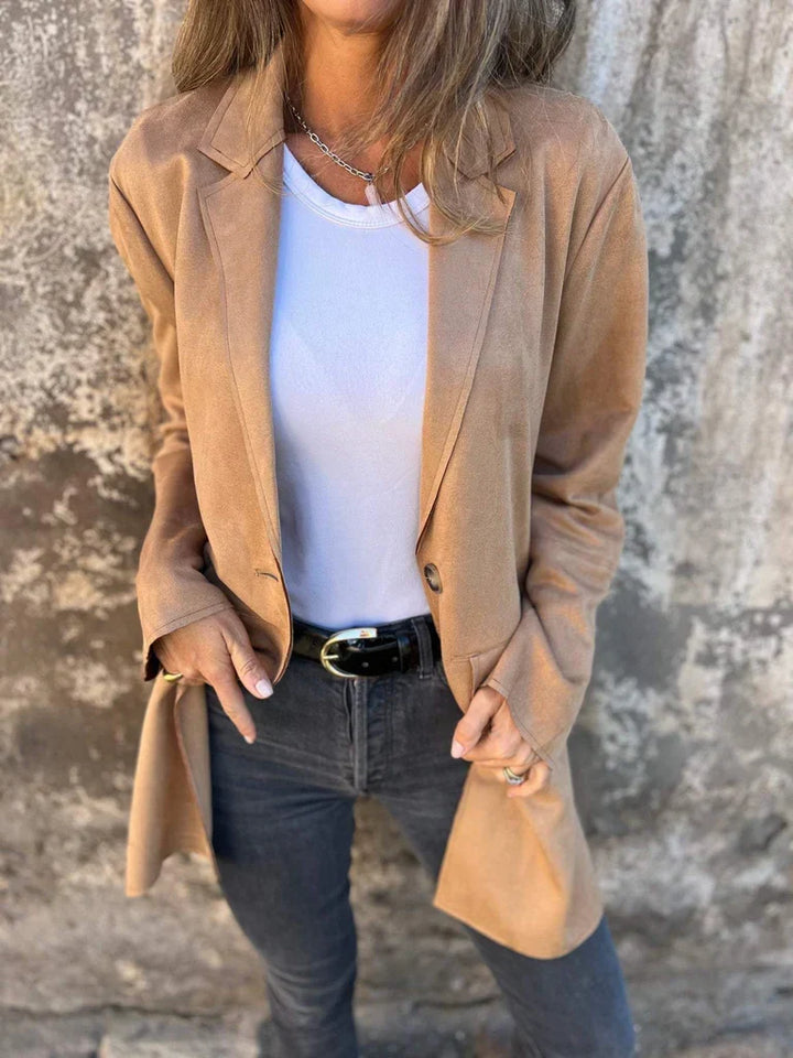 W&W Mode | Wildleder Blazer für Damen - taillierte camel-farbene Jacke mit Knöpfen und Taschen