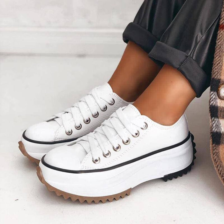 W&W Mode | Bequeme Plateau Sneaker für Damen