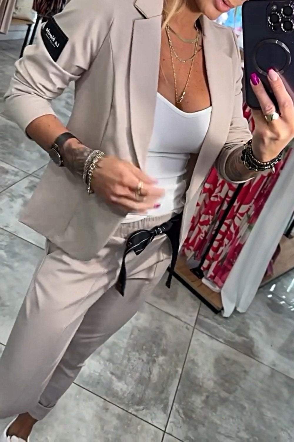 Damen Zweiteiler mit Jacke und elastischer Hose