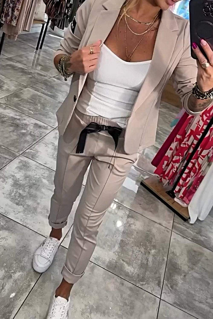 Damen Zweiteiler mit Jacke und elastischer Hose
