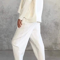 Zweiteiliger Freizeitanzug mit Rundhalsausschnitt und langen Ärmeln