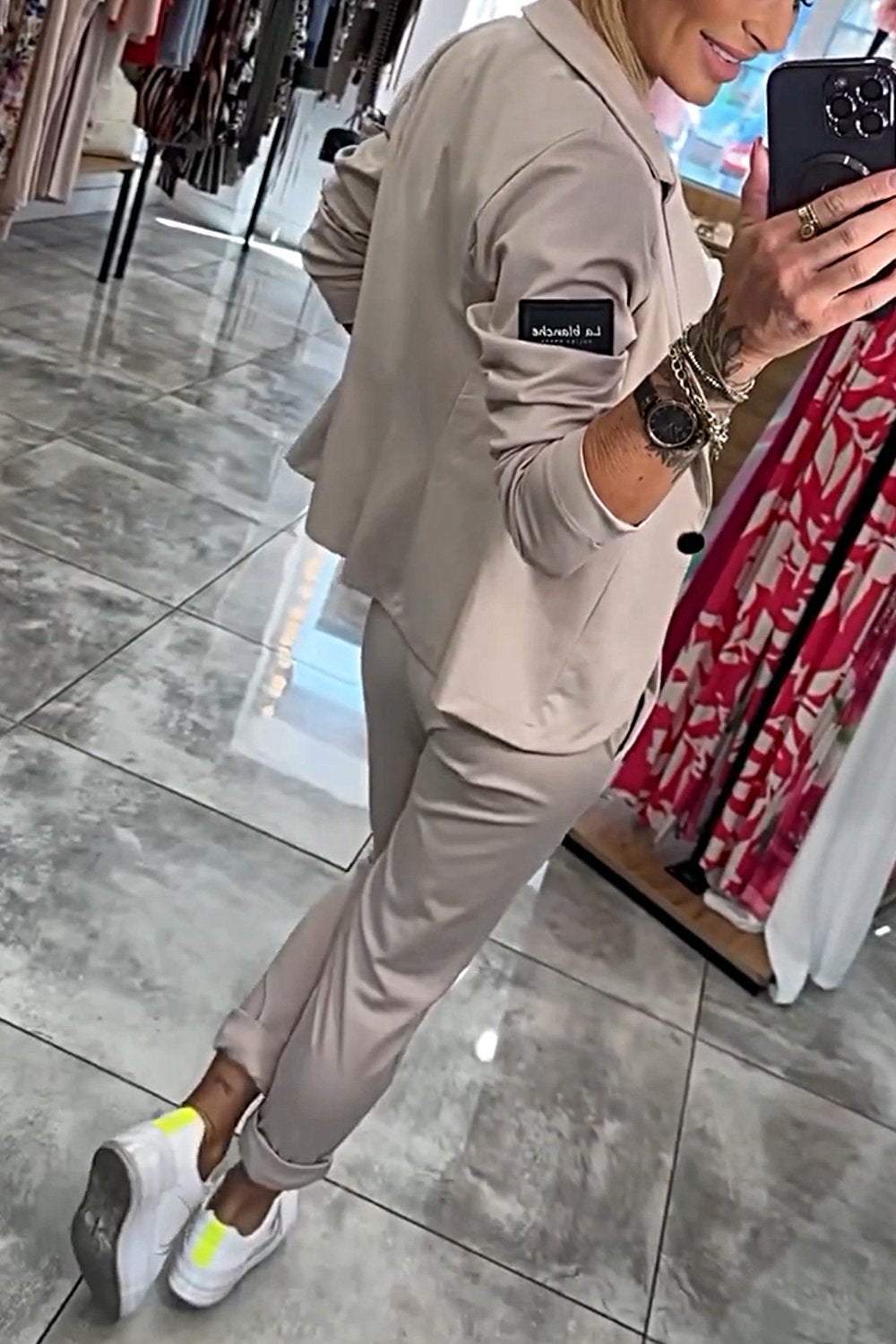 Damen Zweiteiler mit Jacke und elastischer Hose