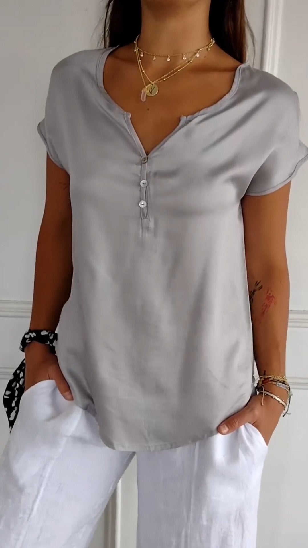 WW | T-Shirt mit zeitloser Eleganz V-Ausschnitt