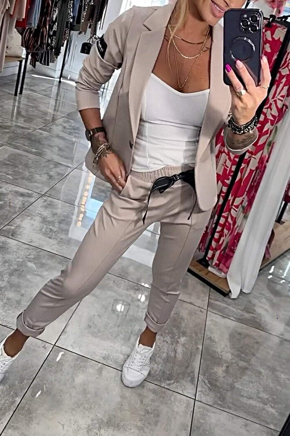 Damen Zweiteiler mit Jacke und elastischer Hose