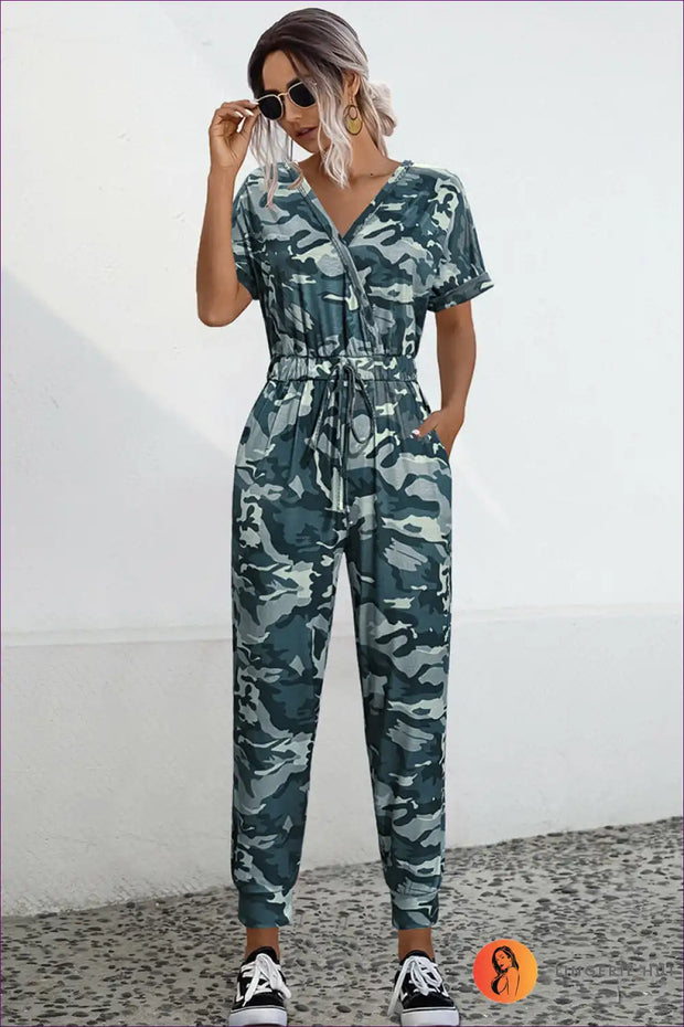 WW | Camo V-Ausschnitt Bindesprunganzug - Müheloser Sommer Cool