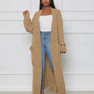 Lässige, lange Strickjacke mit V-Ausschnitt