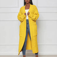 Lässige, lange Strickjacke mit V-Ausschnitt