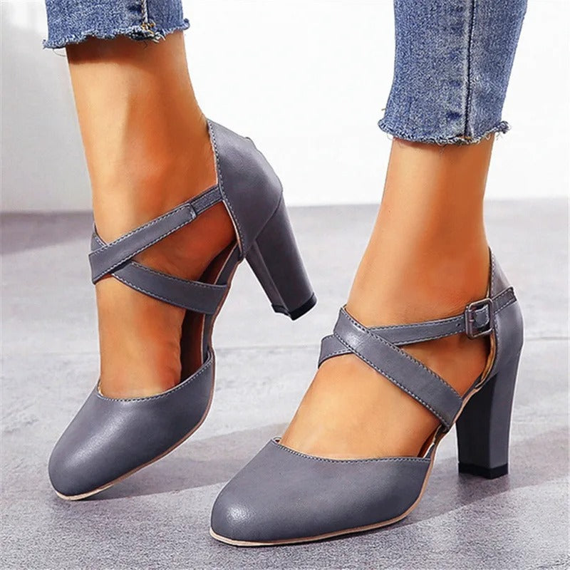 WW | Anspruchsvolle und elegante Schuhe mit hohem Absatz
